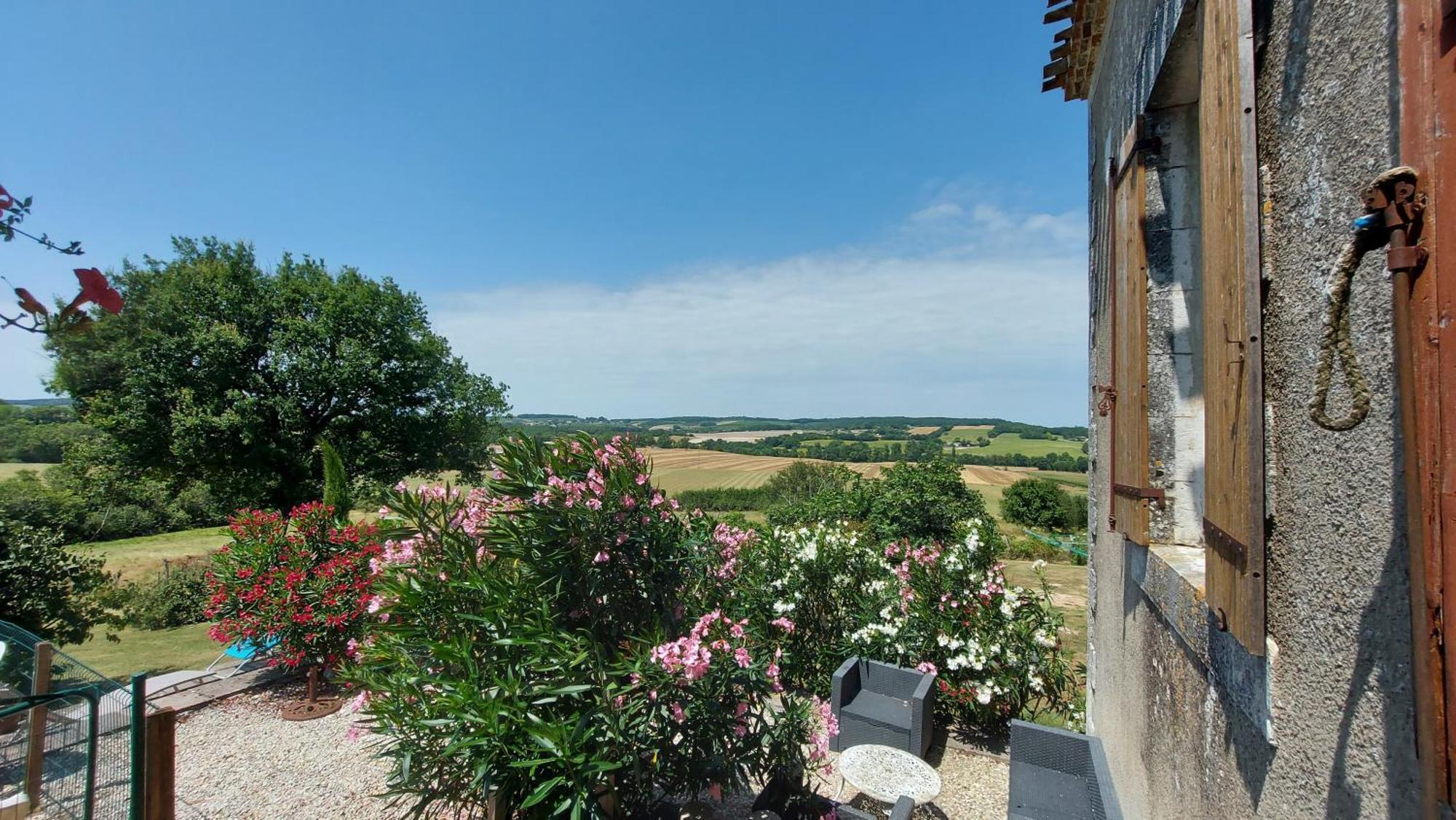 Vine Maison 2 Bedroom With Ensuites Saint-Julien-d'Eymet Bagian luar foto